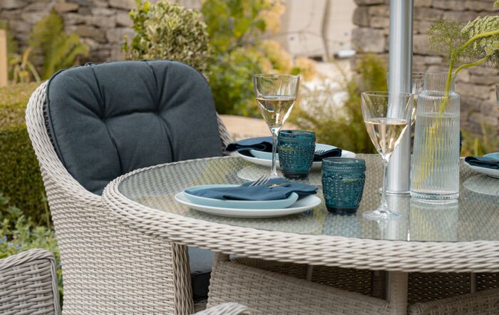 Bramblecrest Monterey Grey 4 Seater Round Dining Set with Parasol -X21WMO120RD1