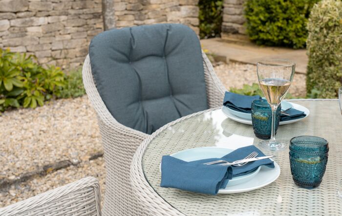 Bramblecrest Monterey Grey 4 Seater Round Dining Set with Parasol -X21WMO120RD1