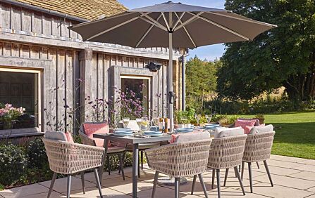 Bramblecrest Mauritius Rectangular 8 Seat Dining Set & Parasol