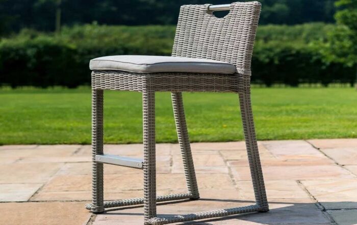 Maze Oxford Round 6 Seat Rattan Bar Set with Ice Bucket