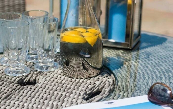 Maze Oxford Round 6 Seat Rattan Bar Set with Ice Bucket