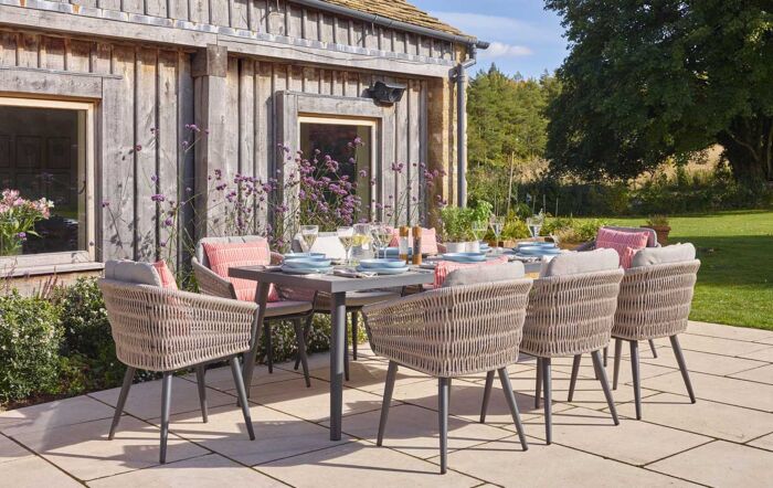 Bramblecrest Mauritius Rectangular 8 Seat Dining Set & Parasol