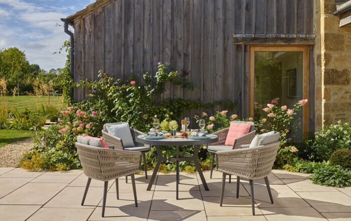 Bramblecrest Mauritius Round 4 Seat Dining Set with Parasol & Base