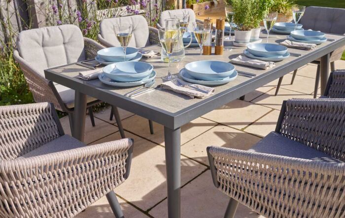 Bramblecrest Mauritius Rectangular 8 Seat Dining Set & Parasol